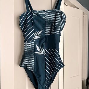 Stylish Women's Patchwork One-Piece Swimsuit - Teal